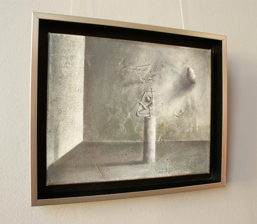 Łukasz Huculak - On a pedestal (Oil on Canvas | Wymiary: 35 x 24 cm | Cena: 2900 PLN)