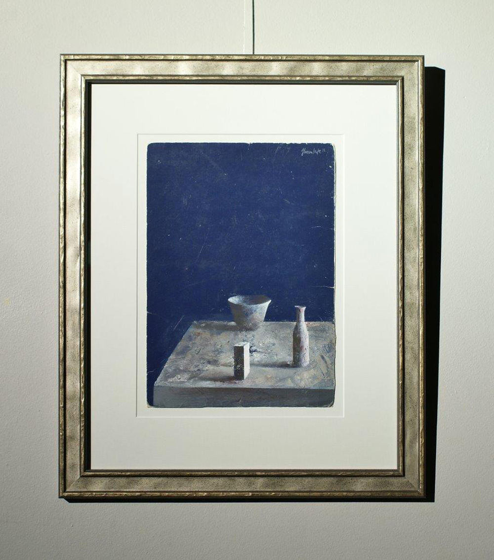 Łukasz Huculak - Still life on a blue background (Tempera on canvas | Größe: 43 x 52 cm | Preis: 2600 PLN)