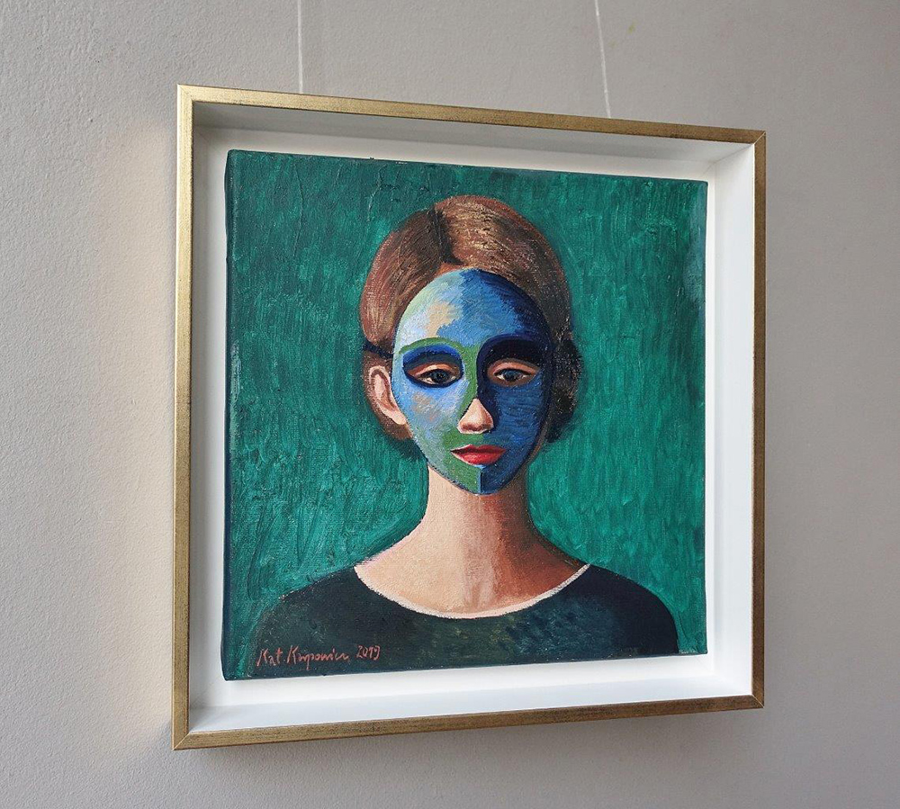 Katarzyna Karpowicz - The girl in the mask (Oil on Canvas | Wymiary: 36 x 36 cm | Cena: 4000 PLN)