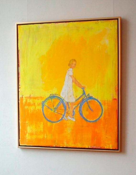 Jacek Łydżba - White dressed lady with bicykle (Oil on Canvas | Wymiary: 105 x 125 cm | Cena: 6500 PLN)